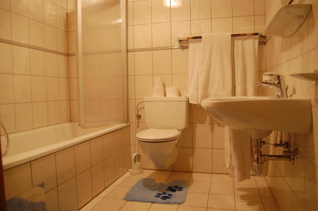 Haus Waldrast Apartment Elbigenalp Room photo