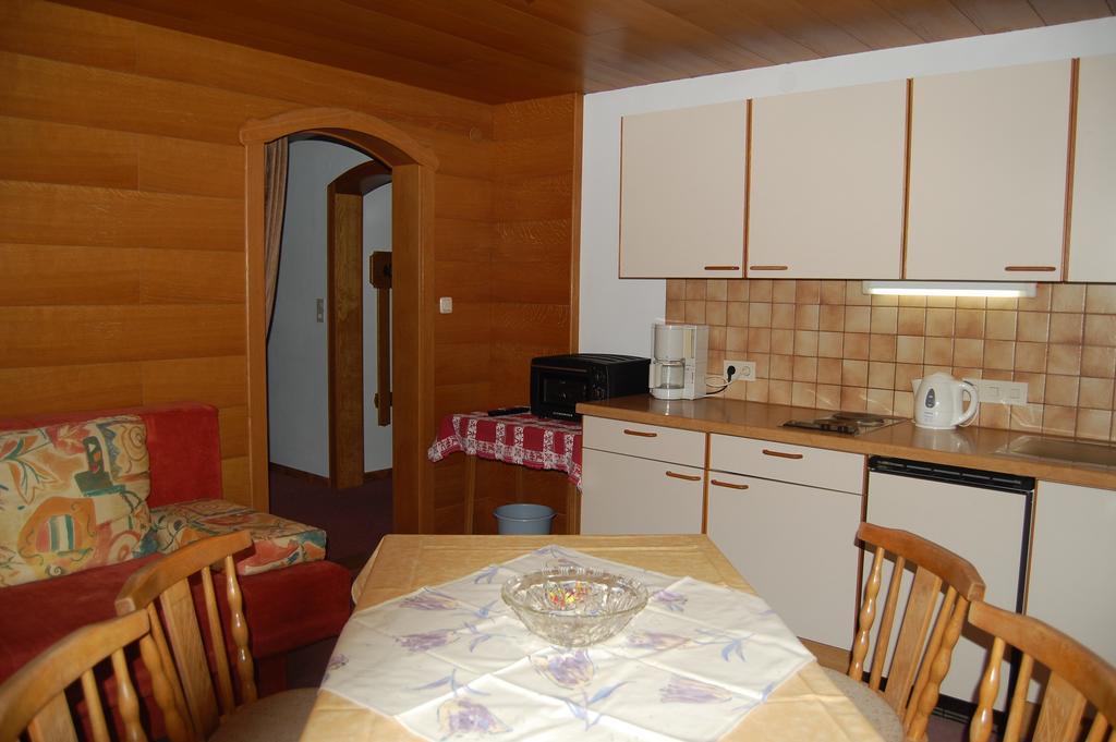 Haus Waldrast Apartment Elbigenalp Room photo